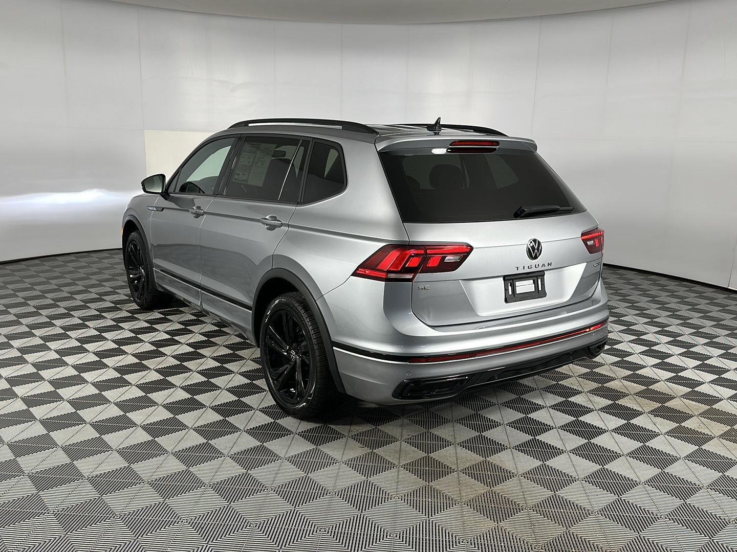 Used 2024 Pyrite Silver Metallic Volkswagen SE R-Line Black image 38