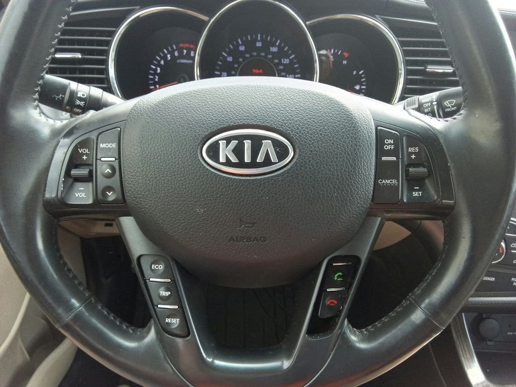 Used 2012 Black Kia EX image 20