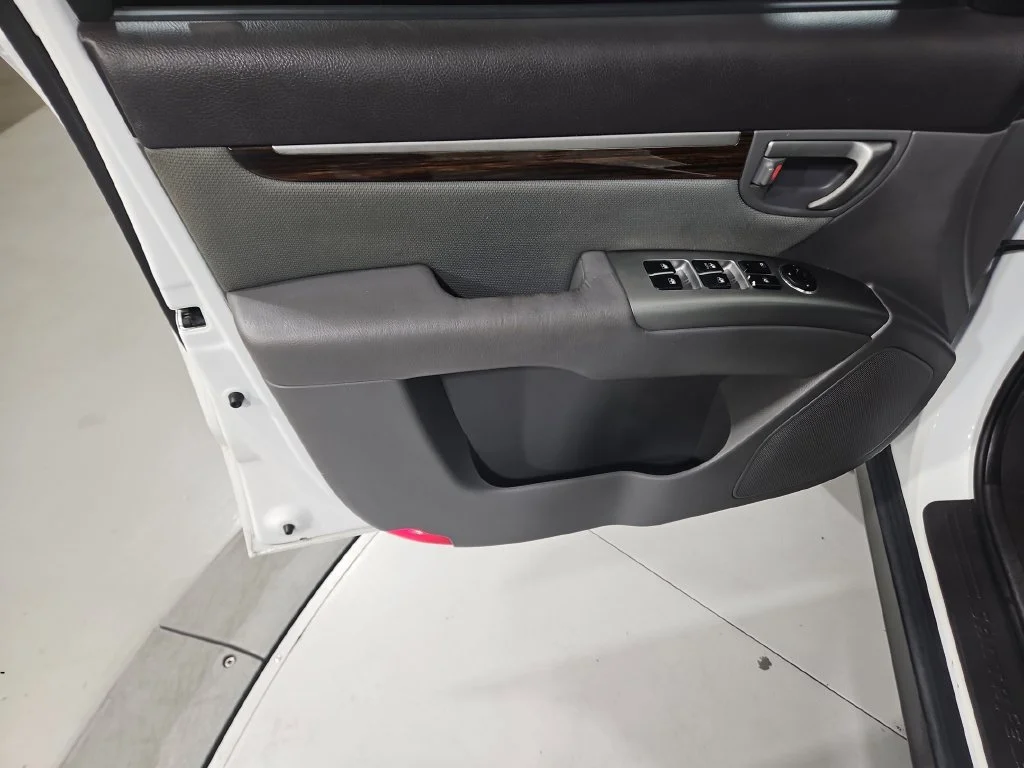 Used 2012 White Hyundai GLS image 11