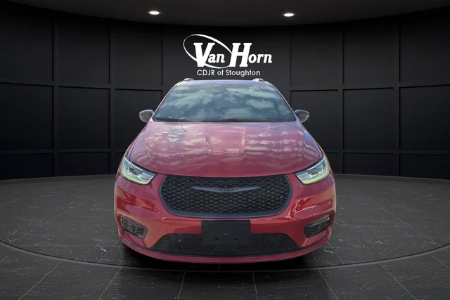 New 2026 Red Hot Pearl-Coat Exterior Paint Chrysler Select image 10