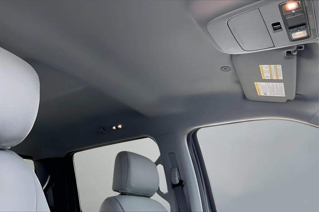 Used 2024 Gray Ford XLT image 25