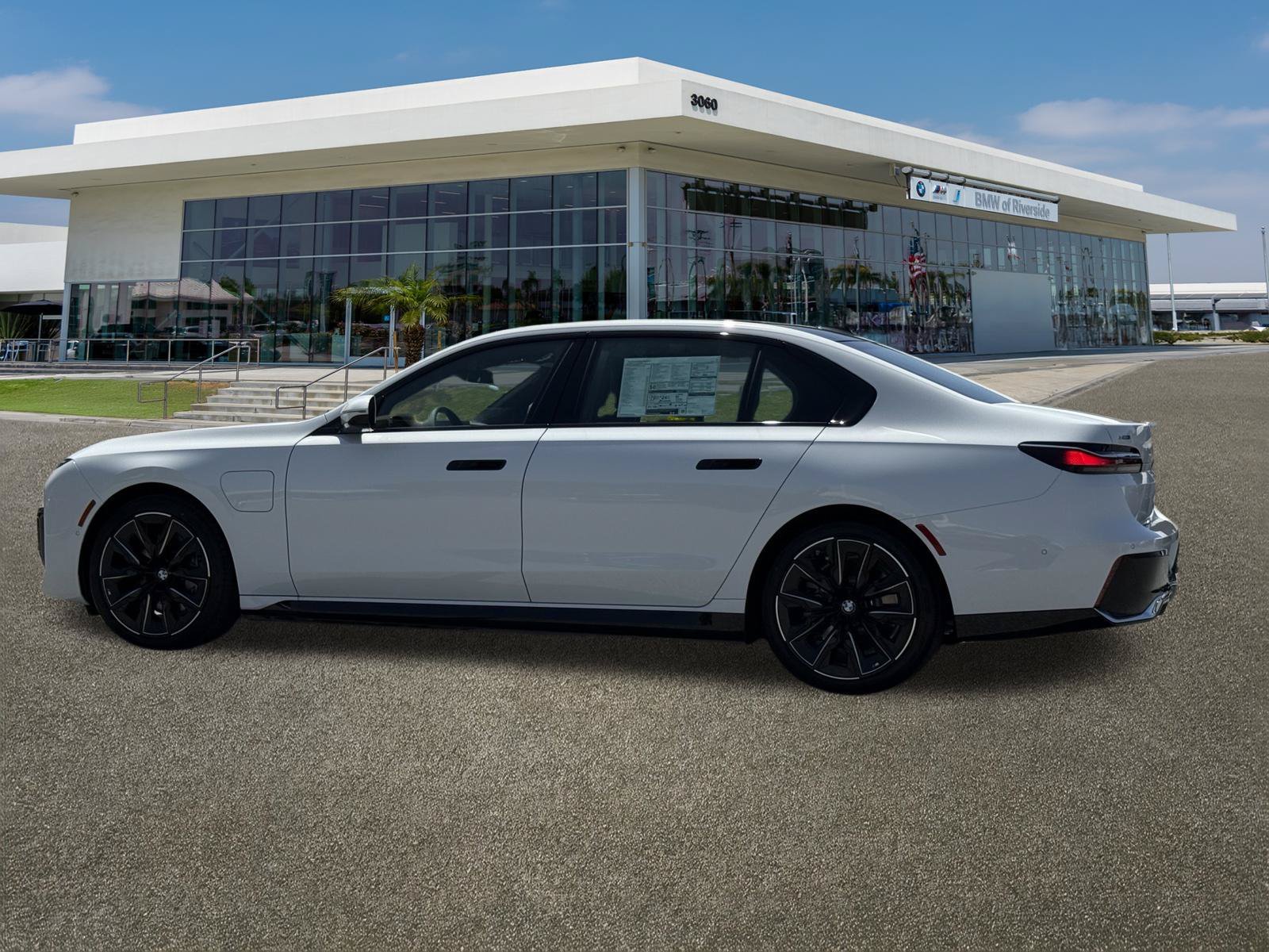 2026 BMW 7 Series 750e - Photo 7