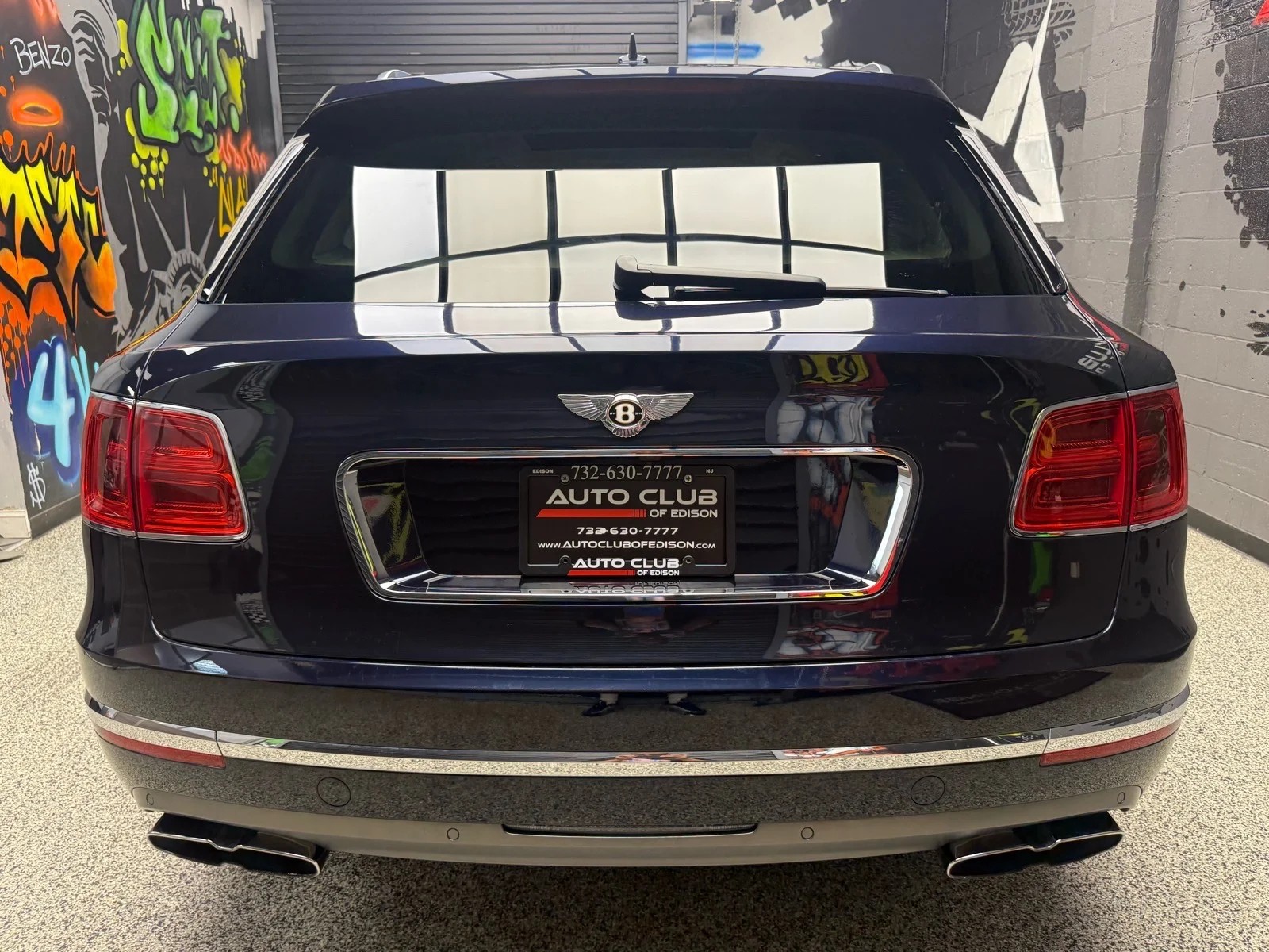 Used 2019 Dk. Blue Bentley V8 image 5