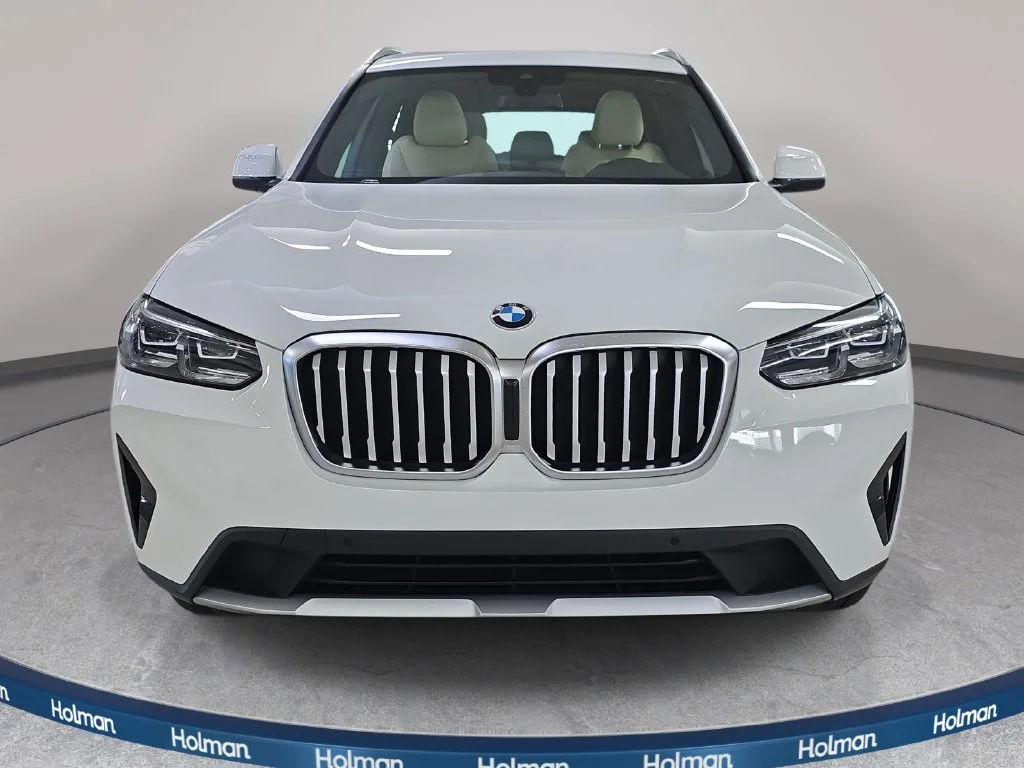 Used 2024 Alpine White BMW sDrive30i image 3