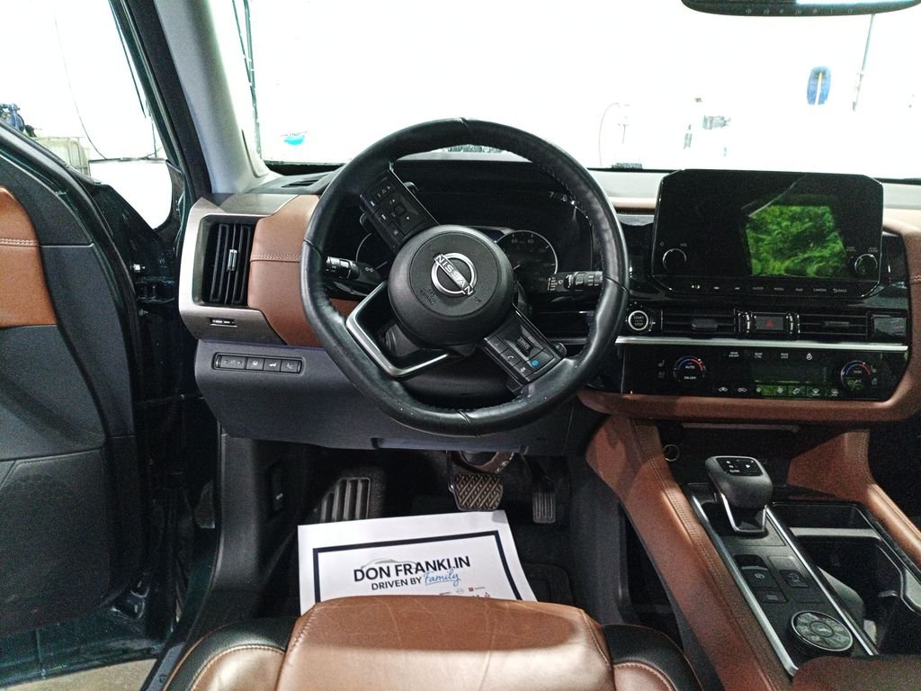 Used 2022 Black Nissan Platinum image 19