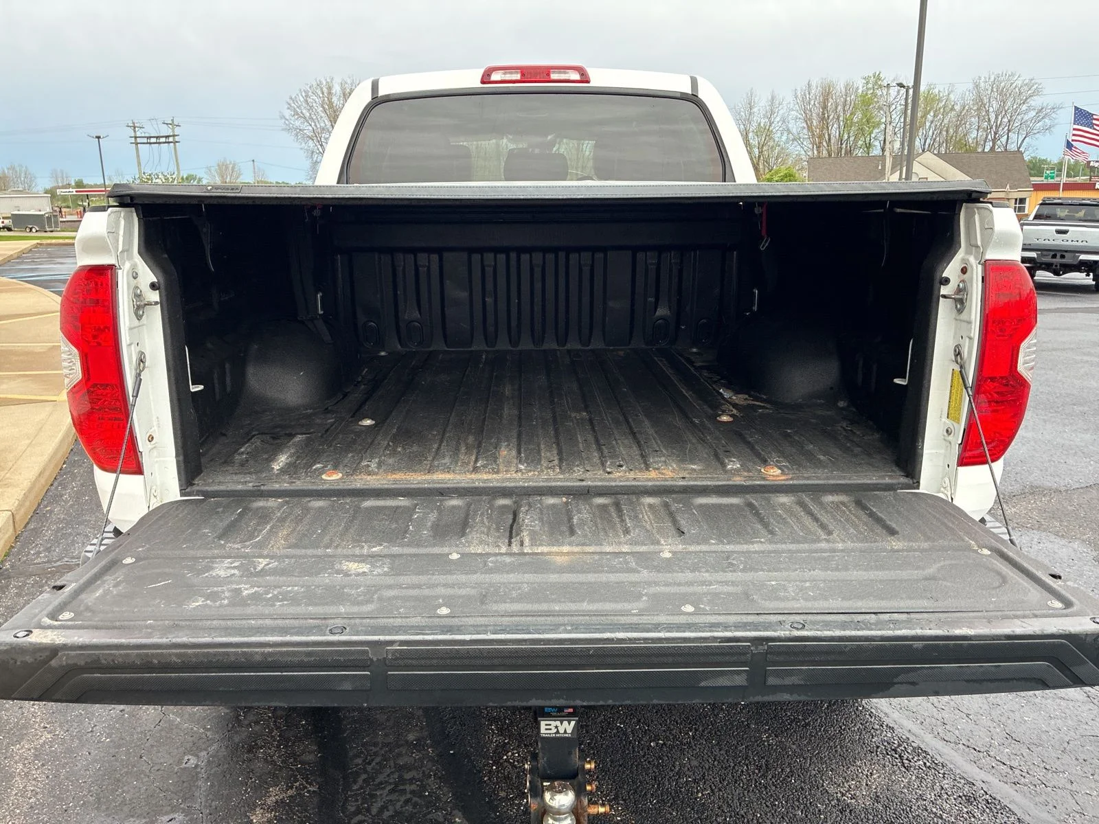 Used 2018  Toyota SR5 image 8