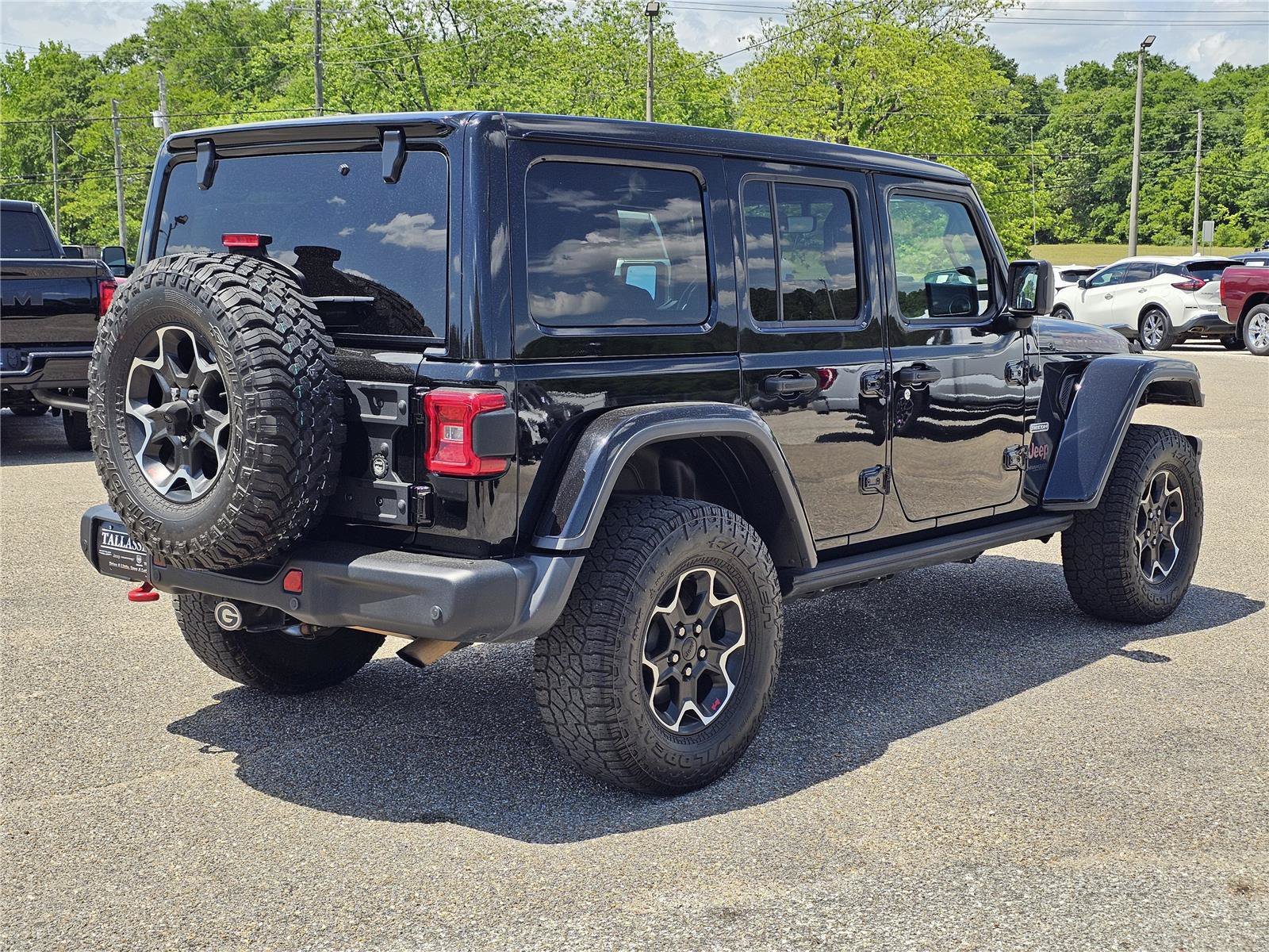 Certified Used 2020 Black Clearcoat Jeep Recon image 10