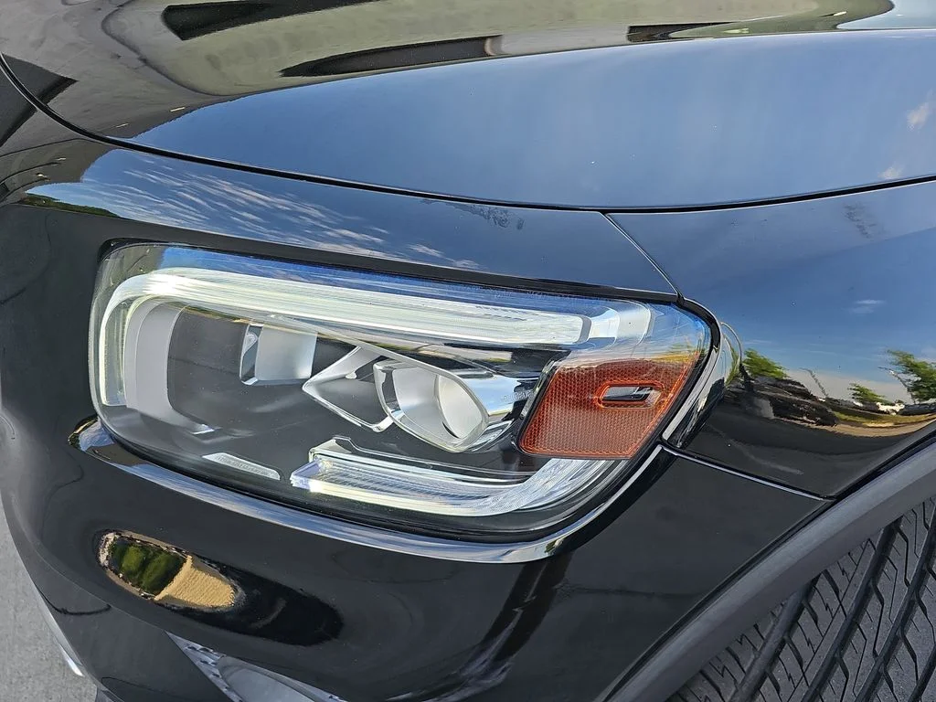Used 2021  Mercedes-Benz GLB 250 image 28