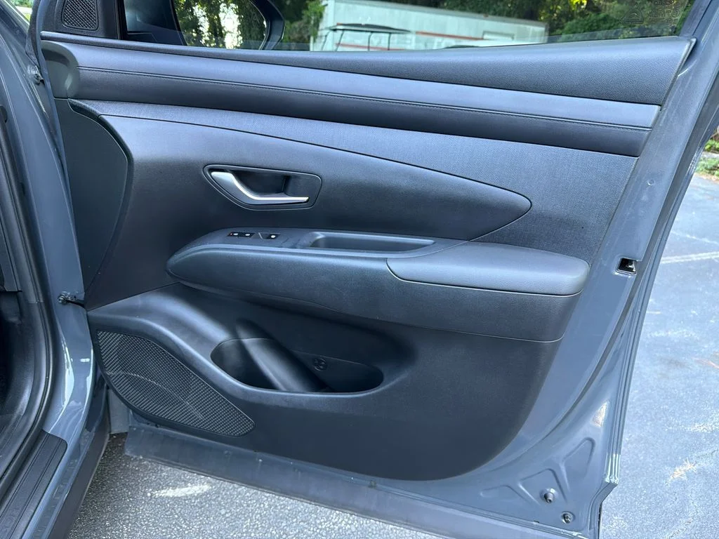Used 2025 Gray Hyundai SEL Convenience image 14