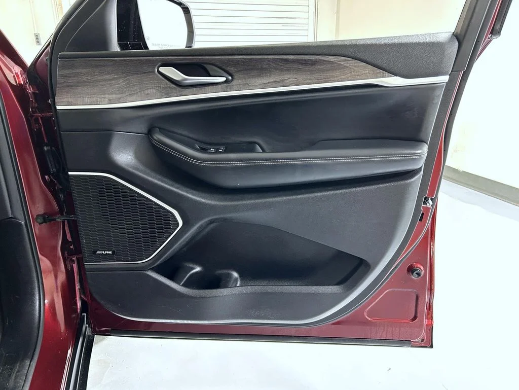 Used 2022 Red Jeep Limited image 16