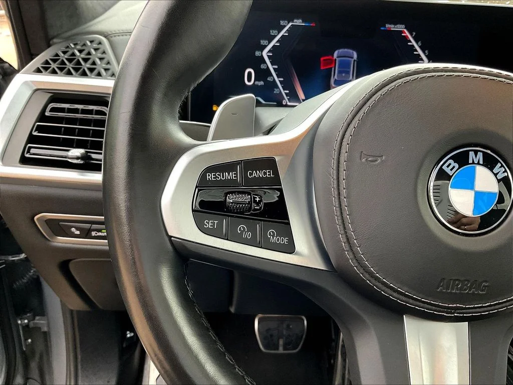 Used 2024 Gray Metallic BMW xDrive40i image 11