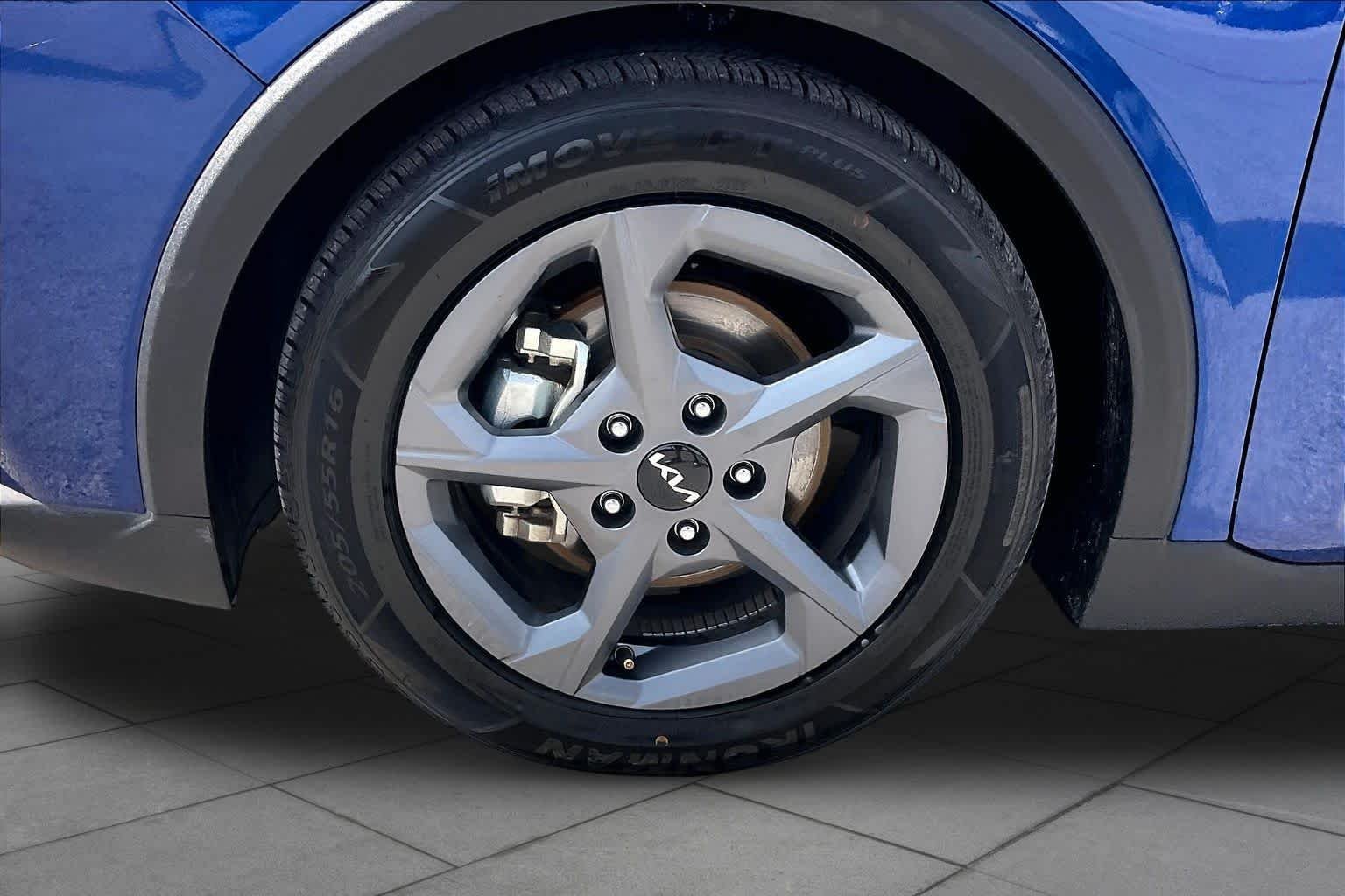 2025 Kia K4 LXS - Photo 10