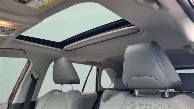 Certified Used 2019 RUBY FLARE PEARL Toyota  image 17