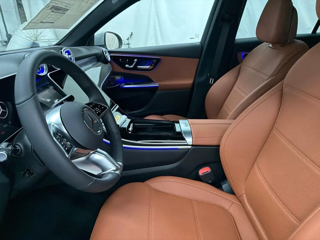 New 2027 White Mercedes-Benz GLC 300 image 14