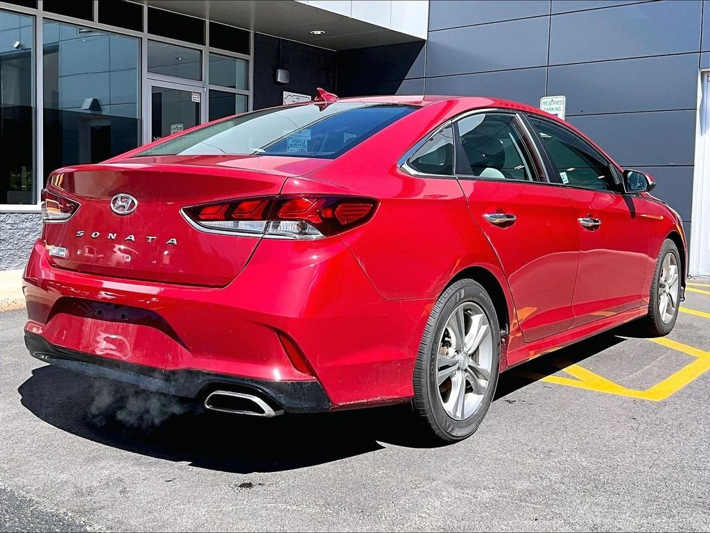 Used 2018 Red Hyundai SEL image 4