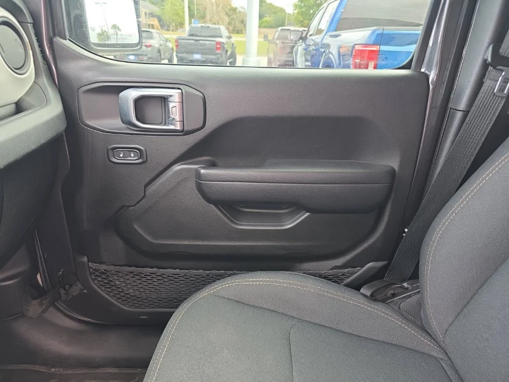 Used 2024 Crystal Metallic Jeep Sport image 18
