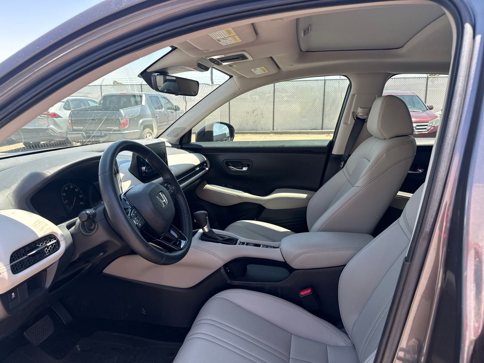 2025 Honda HR-V EX-L - Photo 12