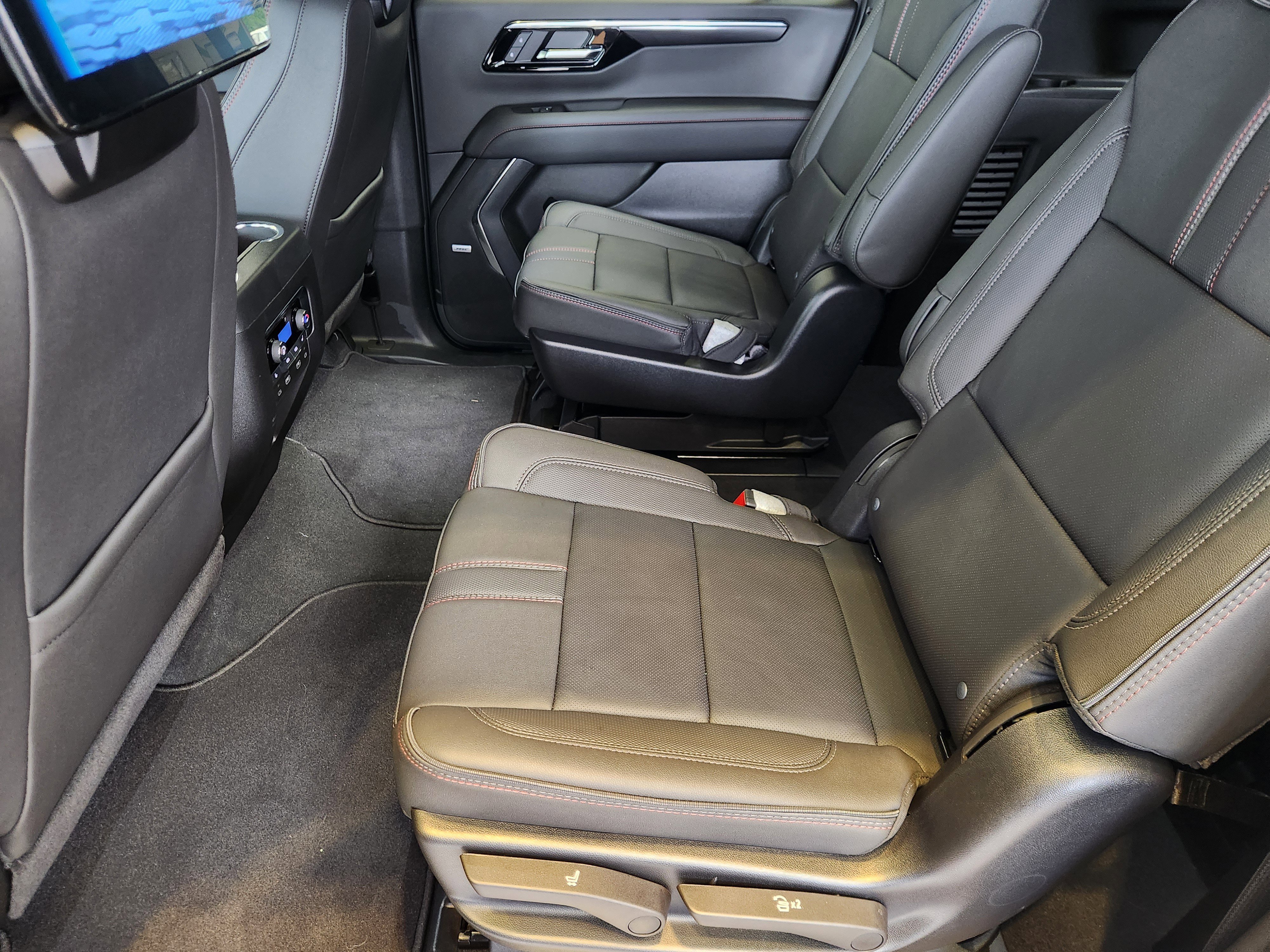 2025 Chevrolet Suburban RST White at Classic Elite Chevrolet Hwy 6