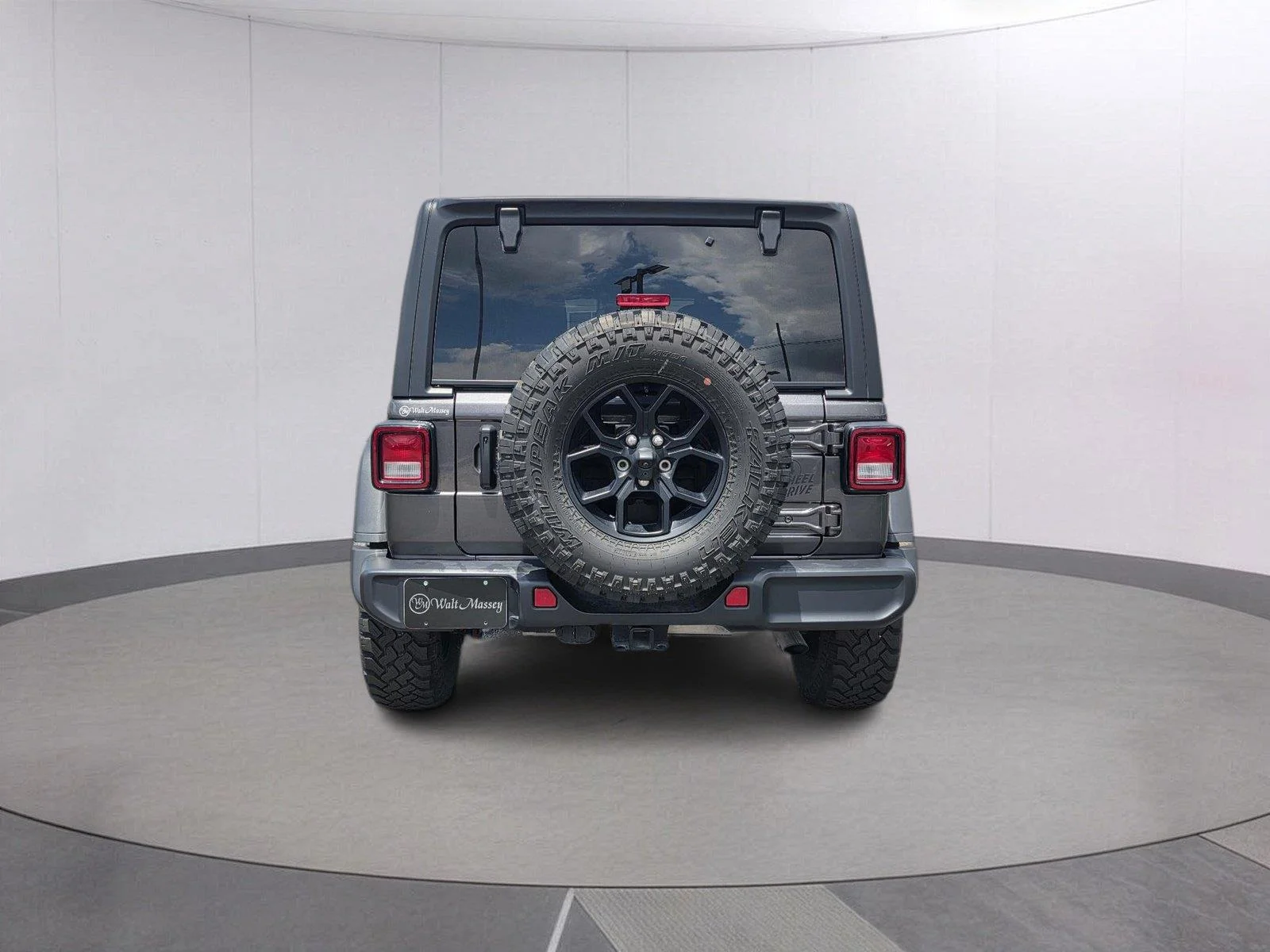 Used 2025 Granite Crystal Metallic Clearcoat Jeep Willys image 6
