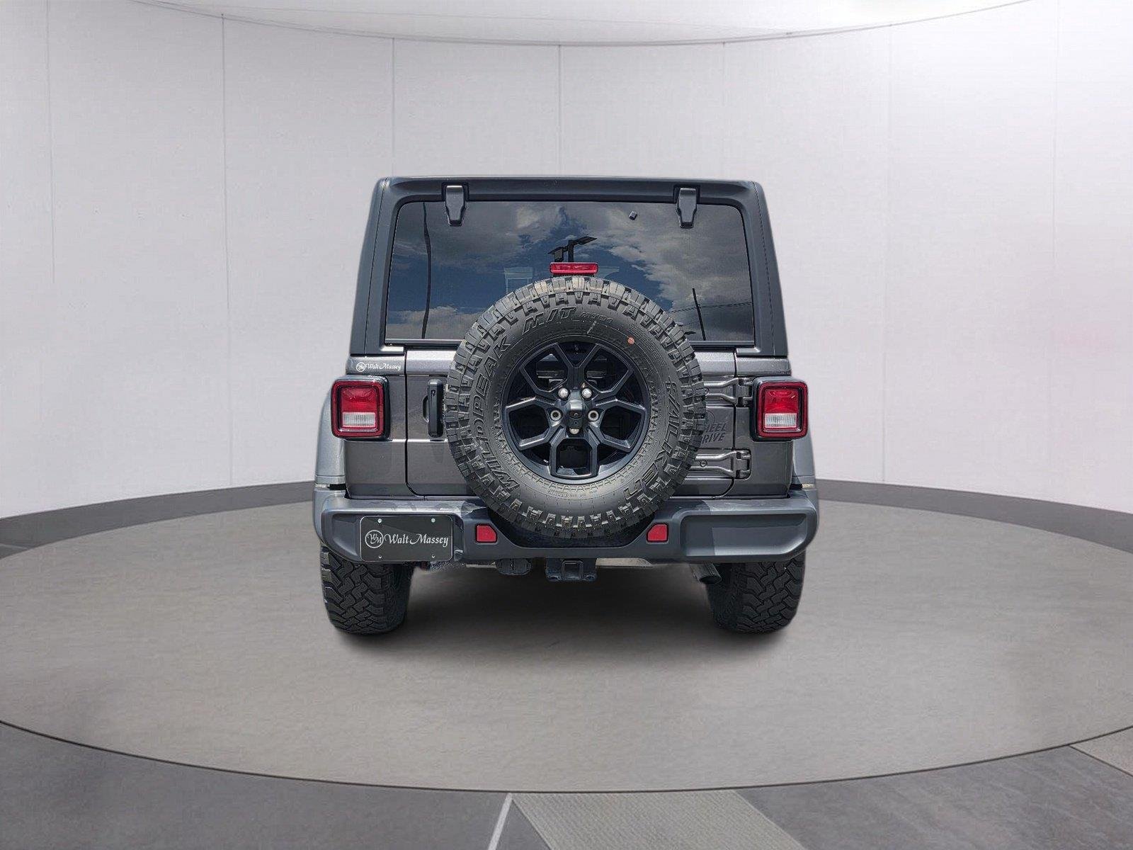 Used 2025 Granite Crystal Metallic Clearcoat Jeep Willys image 6