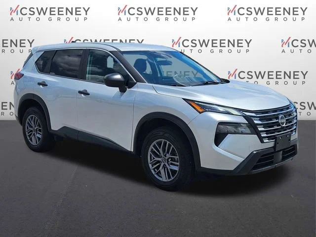 Used 2024 Silver Nissan S image 7