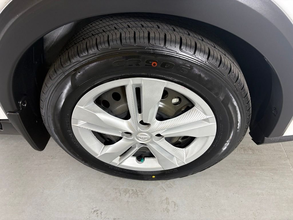Used 2024 White Nissan S image 11