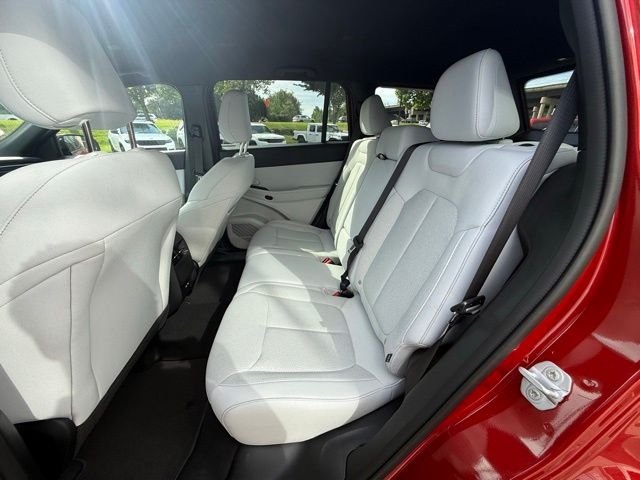 New 2026 Red Hot Pearl-Coat Exterior Paint Jeep Laredo image 22