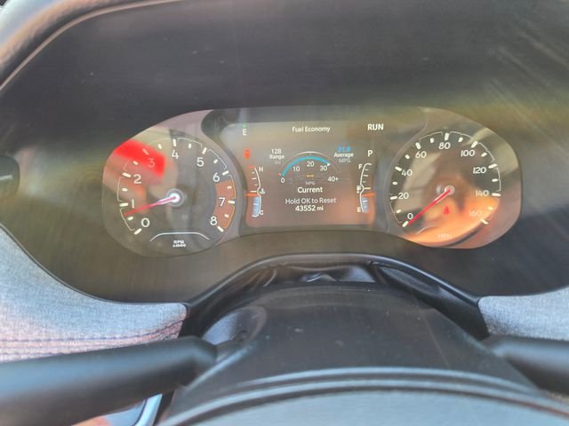 Used 2023 Silver Jeep Latitude image 16