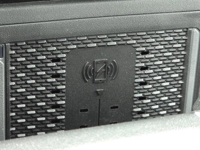 New 2026 Diamond Black Crystal Pearl-Coat Exterior Paint RAM Laramie image 14