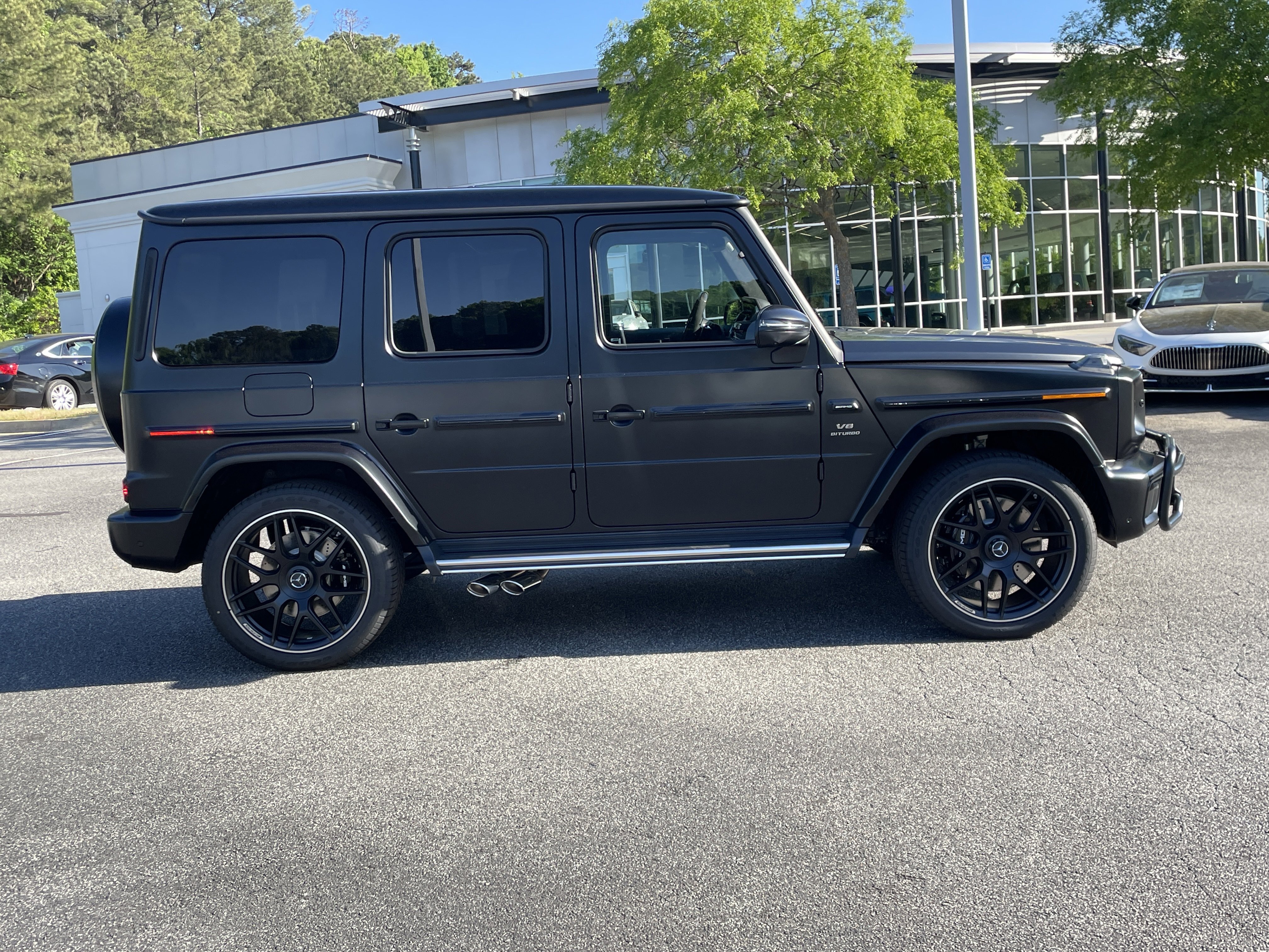 New 2026 MANUFAKTUR Night Black Magno Mercedes-Benz AMG® G 63 SUV image 5