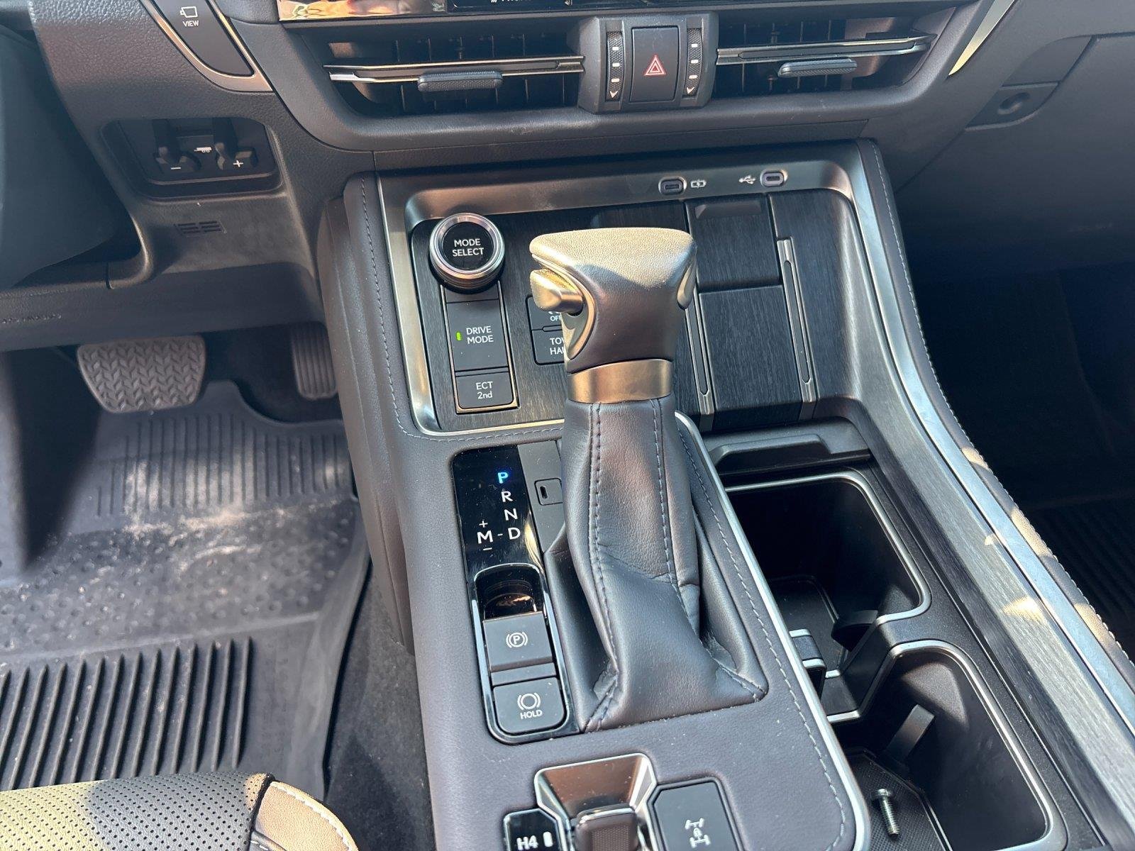 Used 2024 Nightfall Mica Lexus Premium+ image 27