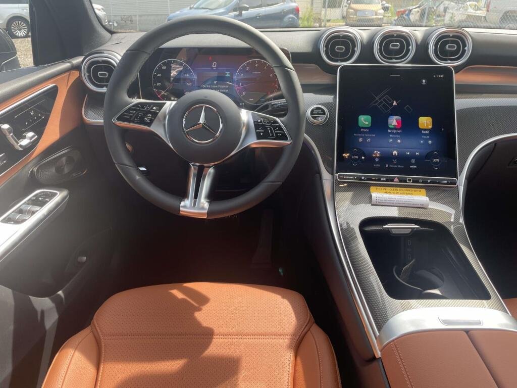 New 2027 Graphite Grey Metallic Mercedes-Benz GLC 300 image 2