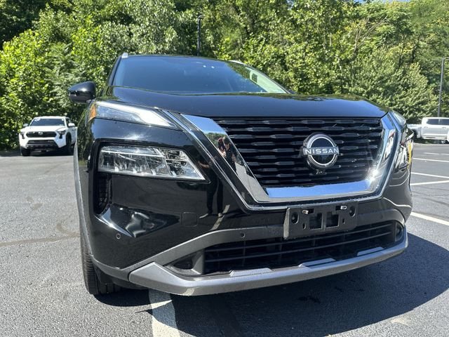 Used 2023 Black Nissan SL image 11