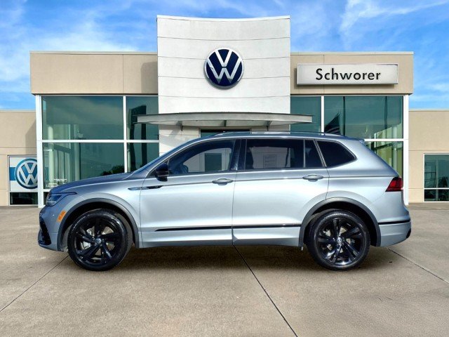 2023 Volkswagen Tiguan SE R-LINE BLACK