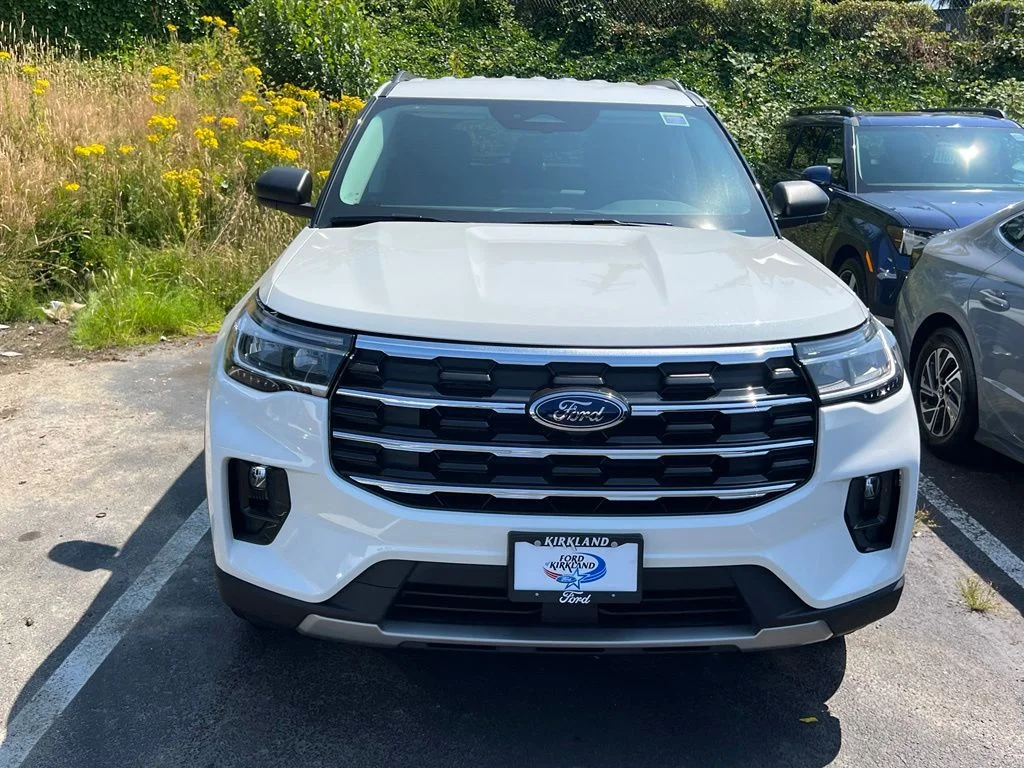 New 2026 Star White Metallic Tri-Coat Ford Active image 5