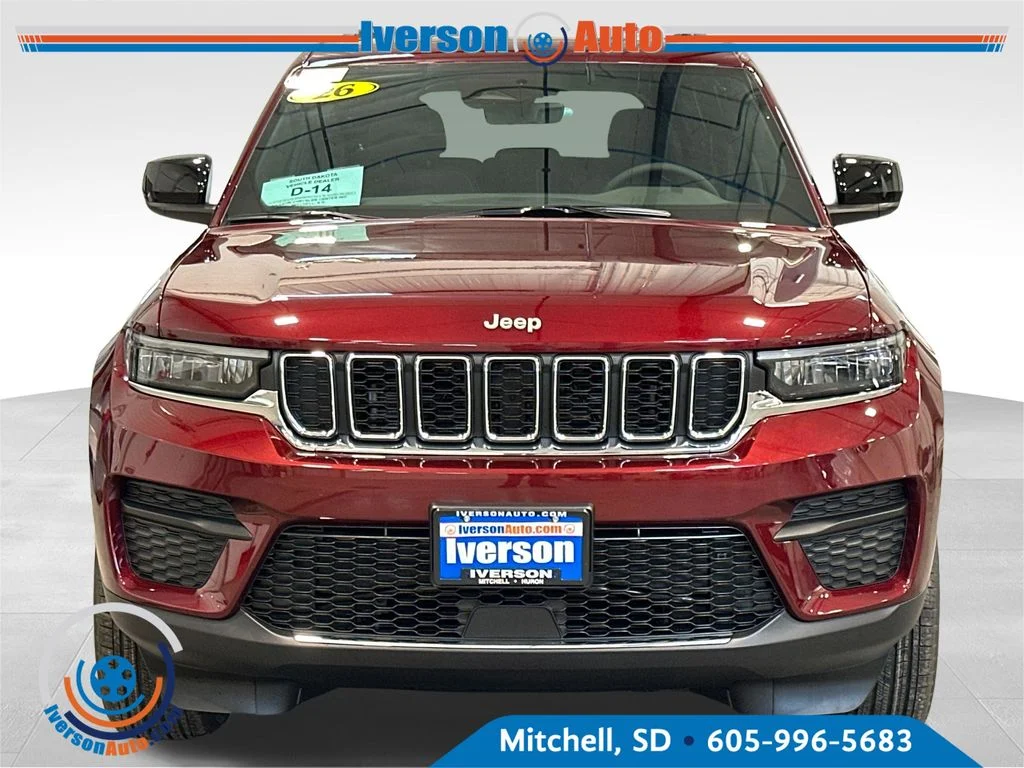 New 2026 Velvet Red Pearl-Coat Exterior Paint Jeep Laredo X image 2