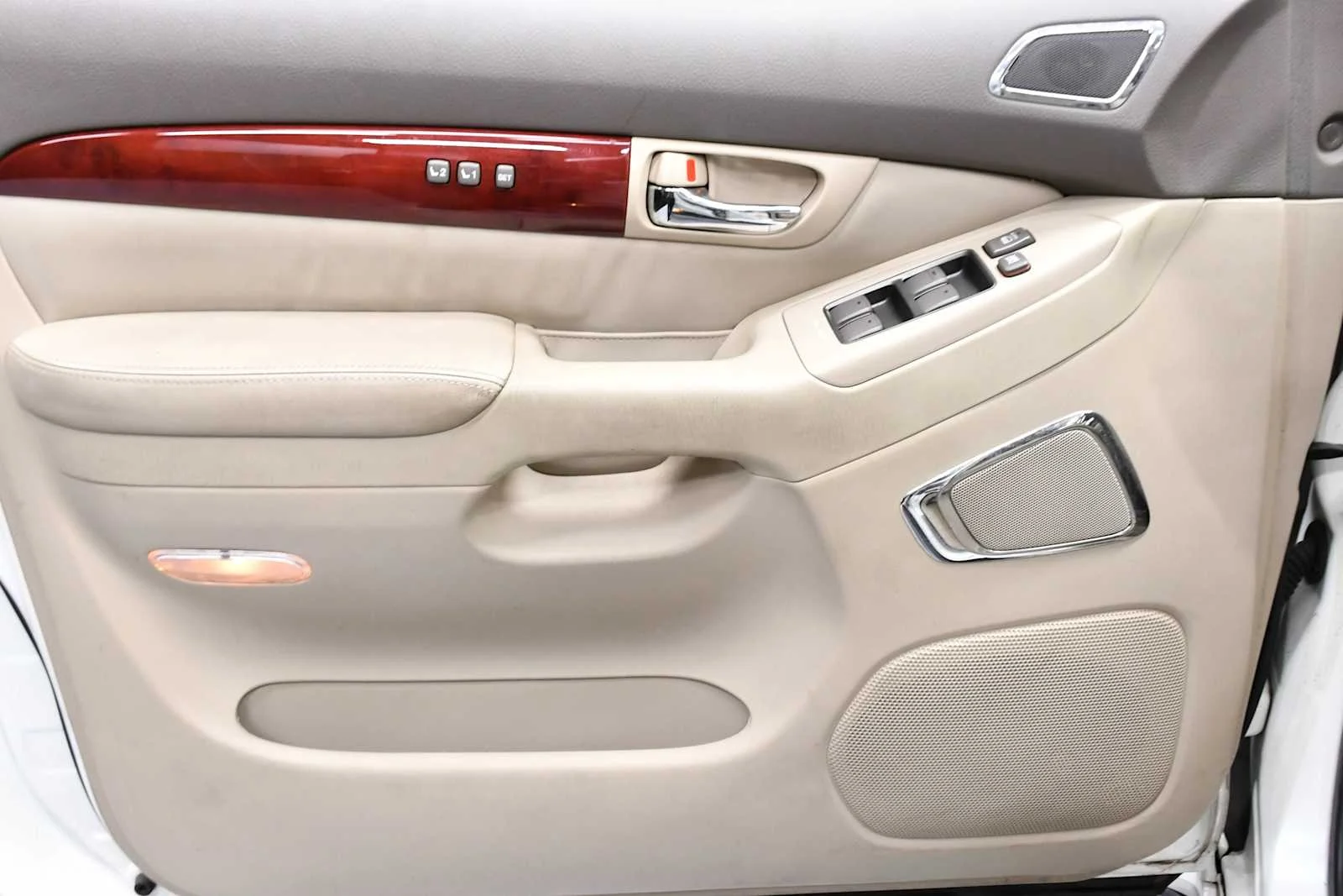 Used 2008 Blizzard Pearl Lexus  image 13