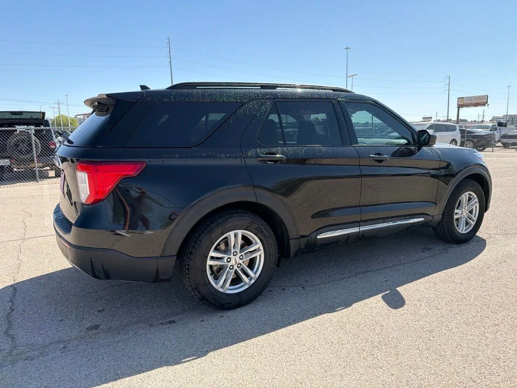Used 2023 Black Ford XLT image 10