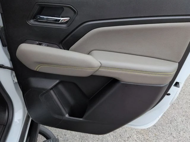 Used 2024 White Chevrolet ZR2 image 33
