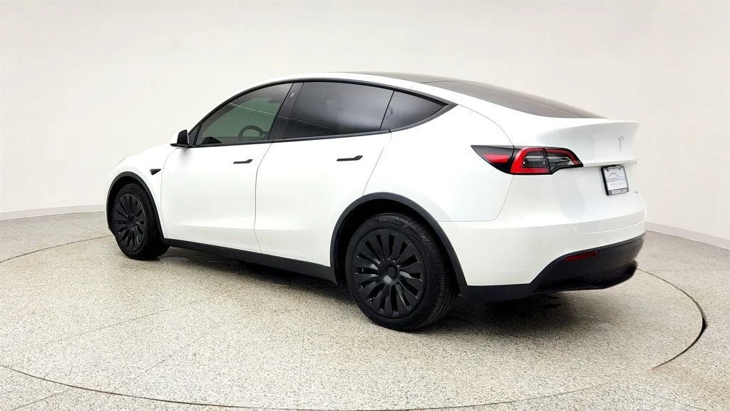 Used 2021 Pearl White Multi-Coat Tesla Long Range AWD w/ Acceleration Boost & Aerodynamic Wheel Pkg image 7