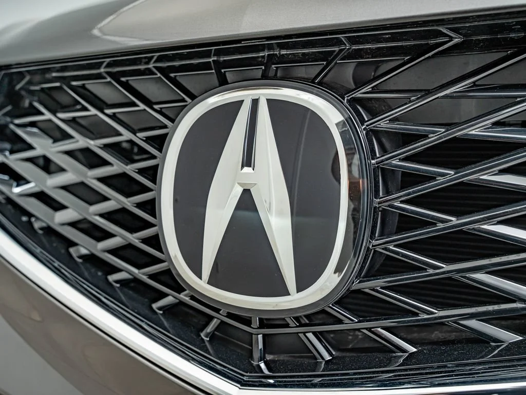 New 2026 Liquid Carbon Metallic Acura SH-AWD image 12