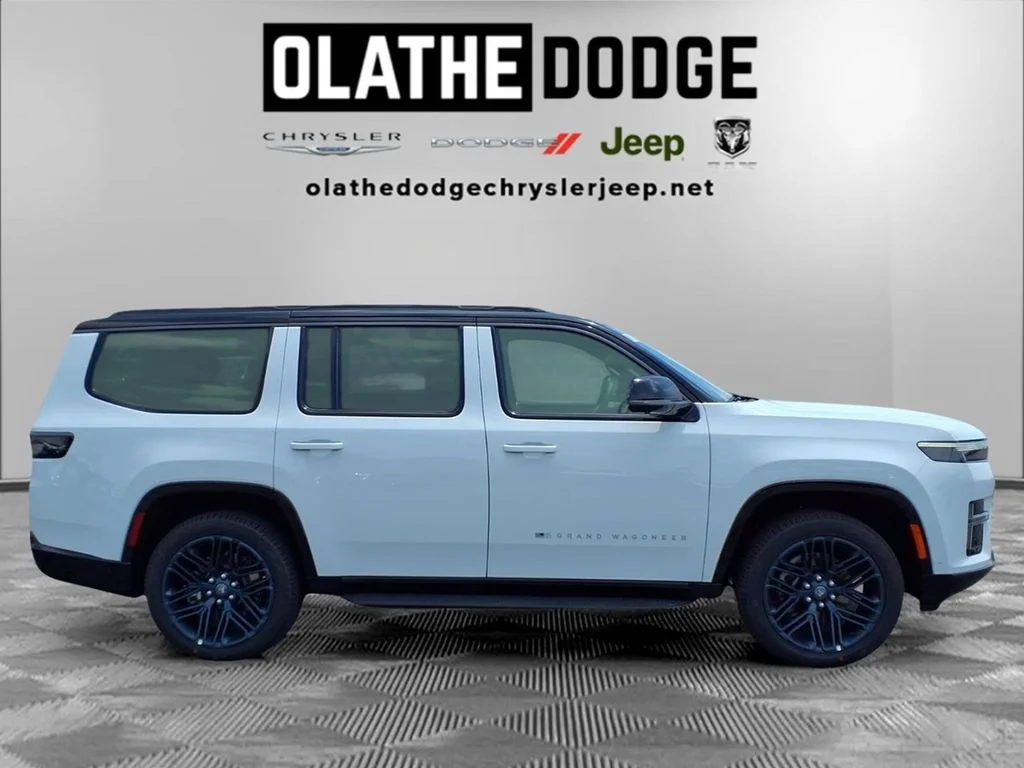 New 2026 Bright White Clear-Coat Exterior Paint Jeep 85th Anniversary Edition image 30