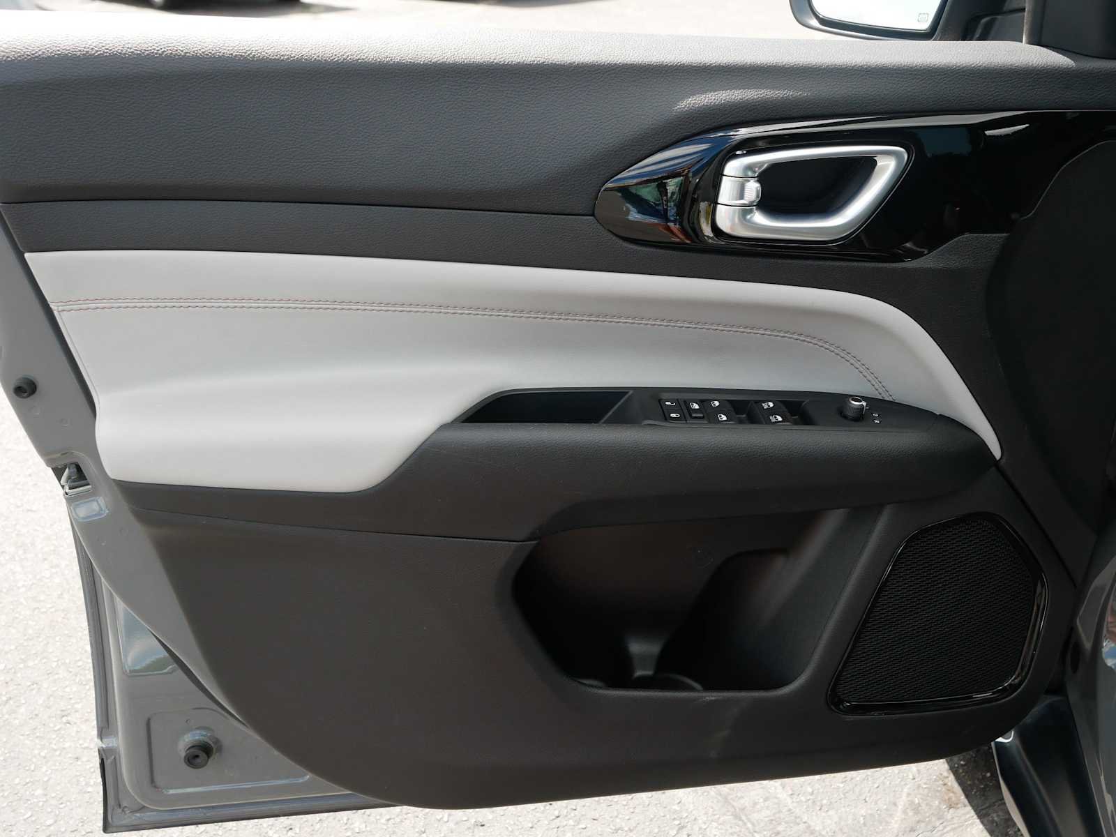 2024 Jeep Compass Limited - Photo 13