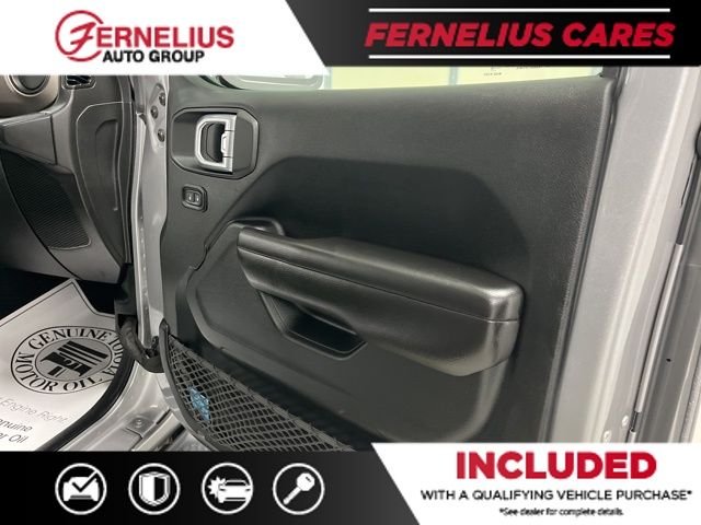 Used 2018 Silver Jeep Unlimited Sport S image 16