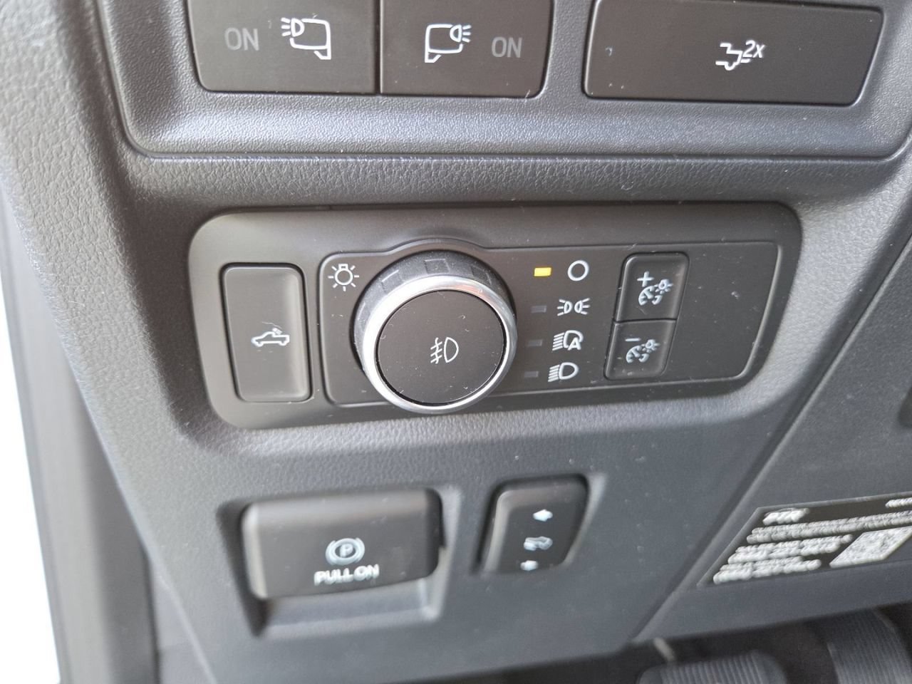 Used 2022 White Ford XL image 13