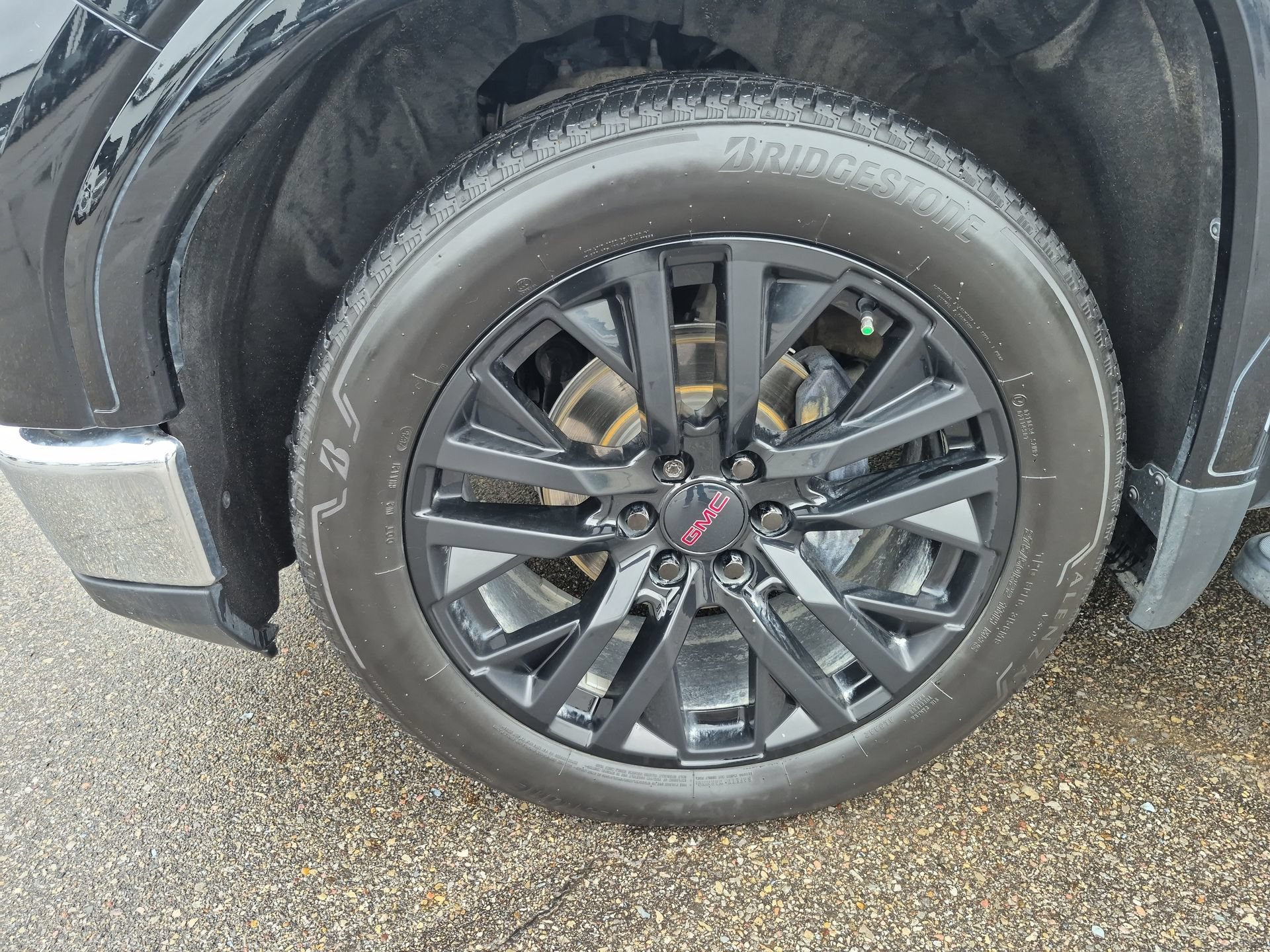 Used 2023 ONYX BLACK GMC SLT image 33