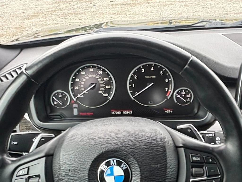 Used 2018 Black BMW xDrive40e image 14