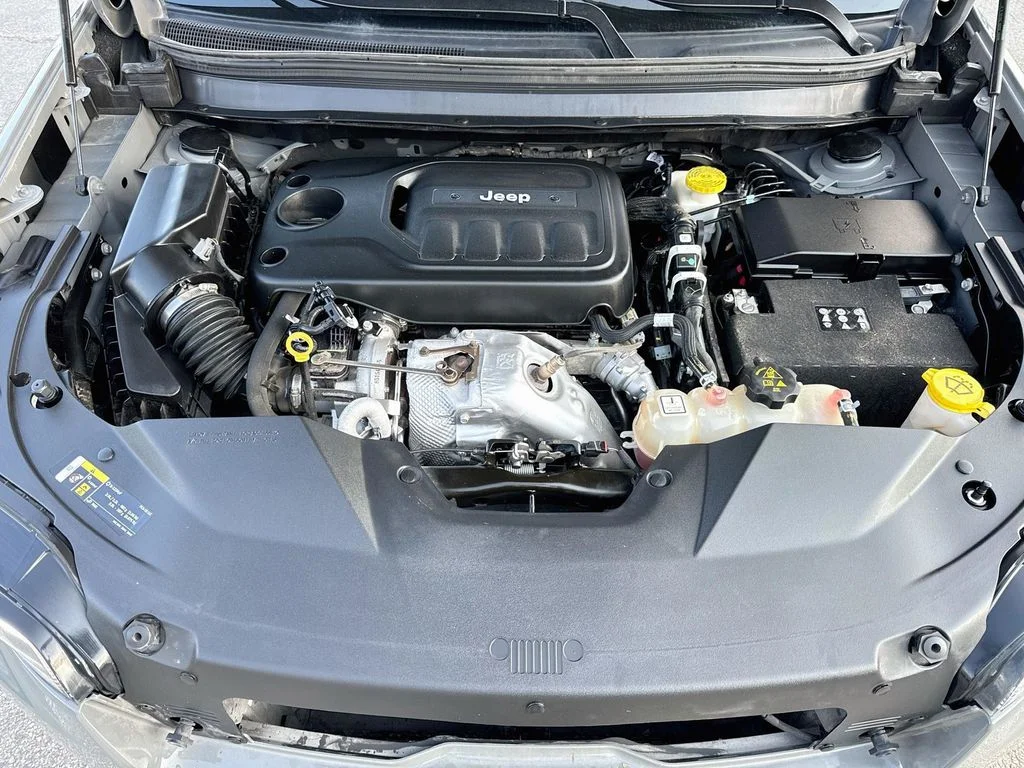 Used 2021 Gray Jeep Limited image 38