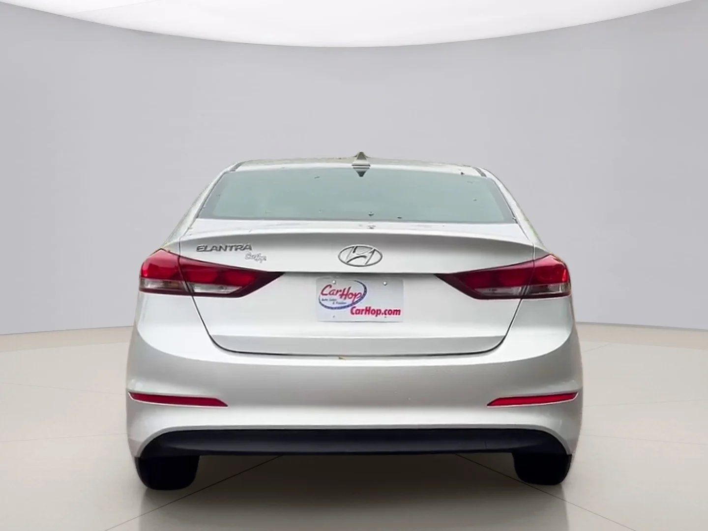Used 2017 Silver Hyundai SE image 6