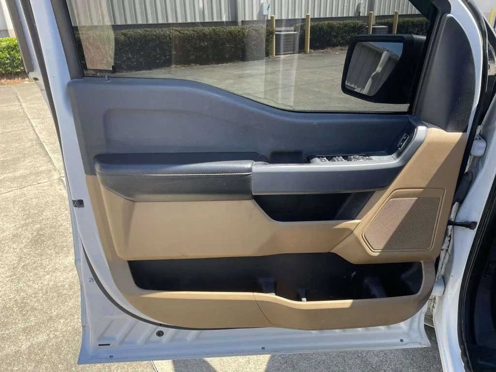 Certified Used 2022 Oxford White Ford XLT image 15